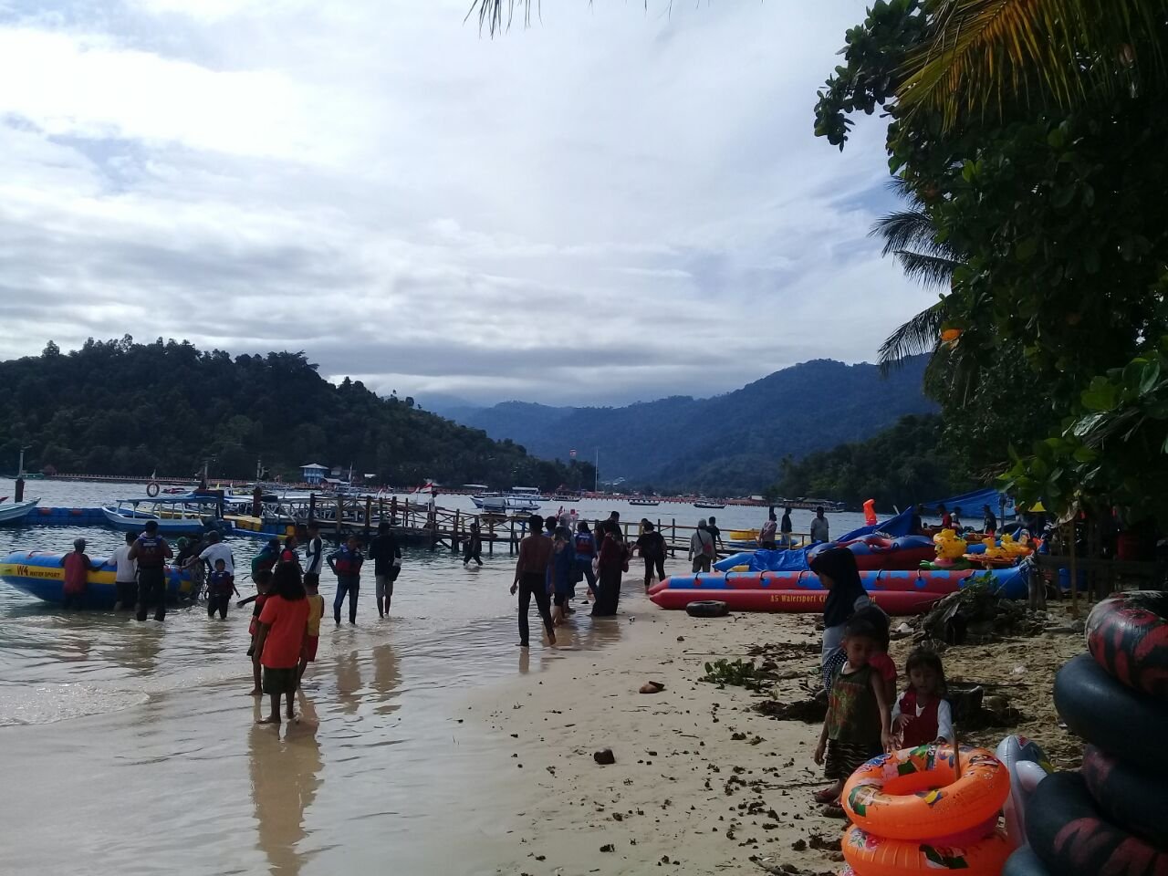 Pantai Carocok Painan, Objek Wisata Favorit Nan Indah dan Eksotis